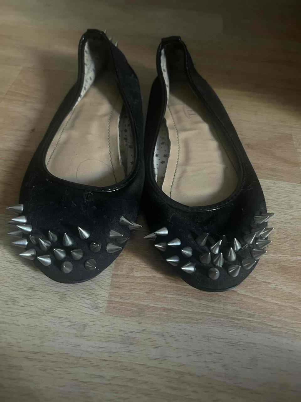 Zapatos bailarinas negras con tachas metálicas - miniatura 4