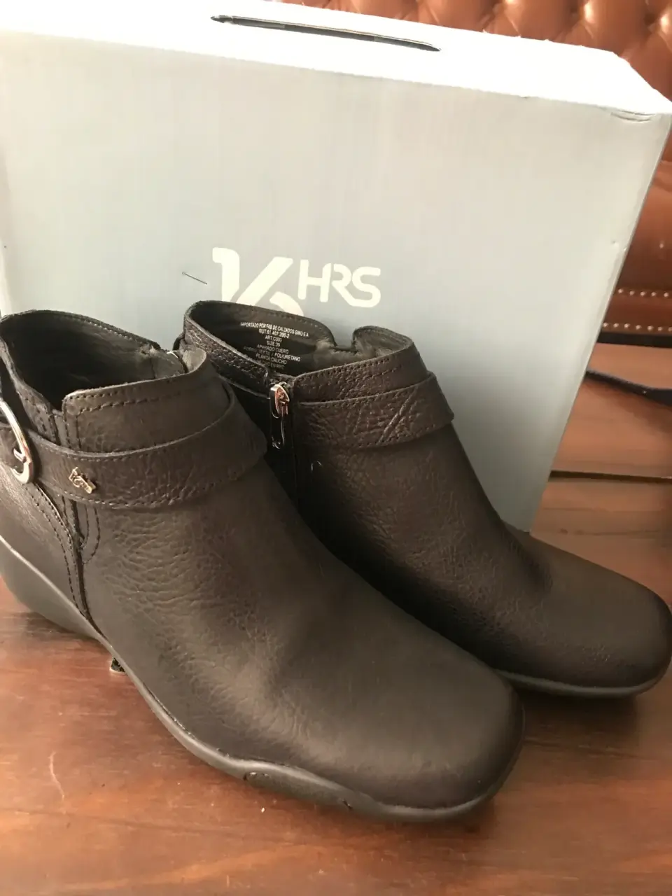Botines negros con cremallera - miniatura 2