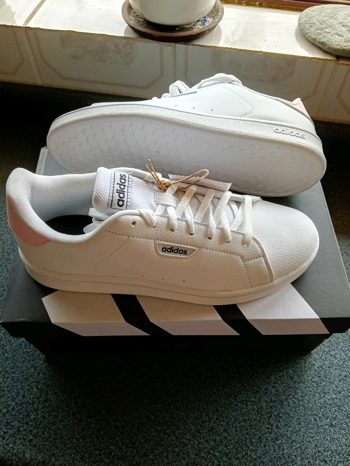 Zapatillas Adidas blancas con rosa - miniatura 3