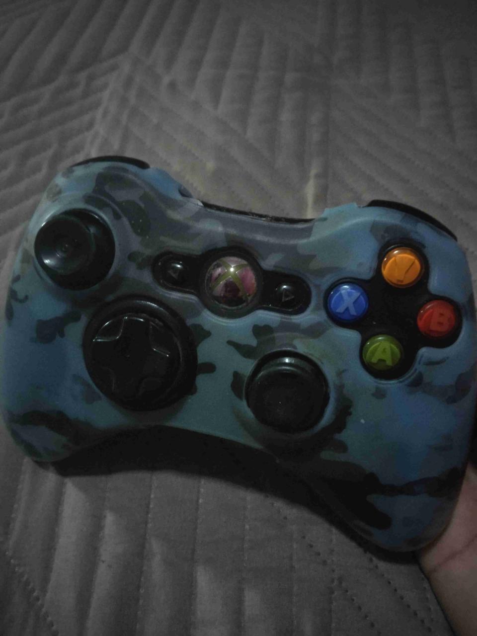 Control Xbox 360 original con funda diseño camo - miniatura 1