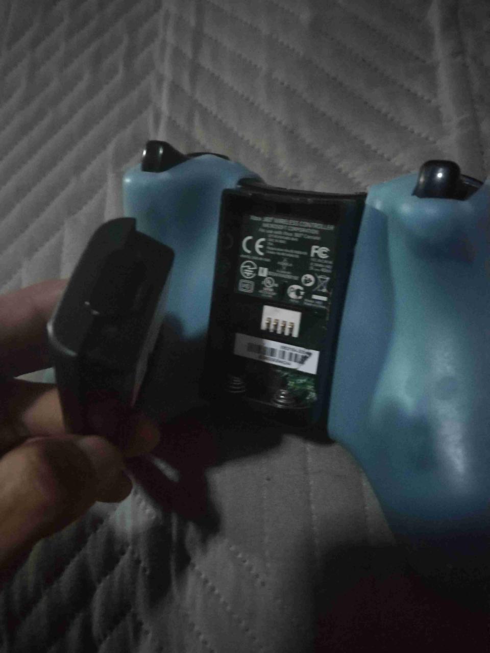 Control Xbox 360 original con funda diseño camo - miniatura 3
