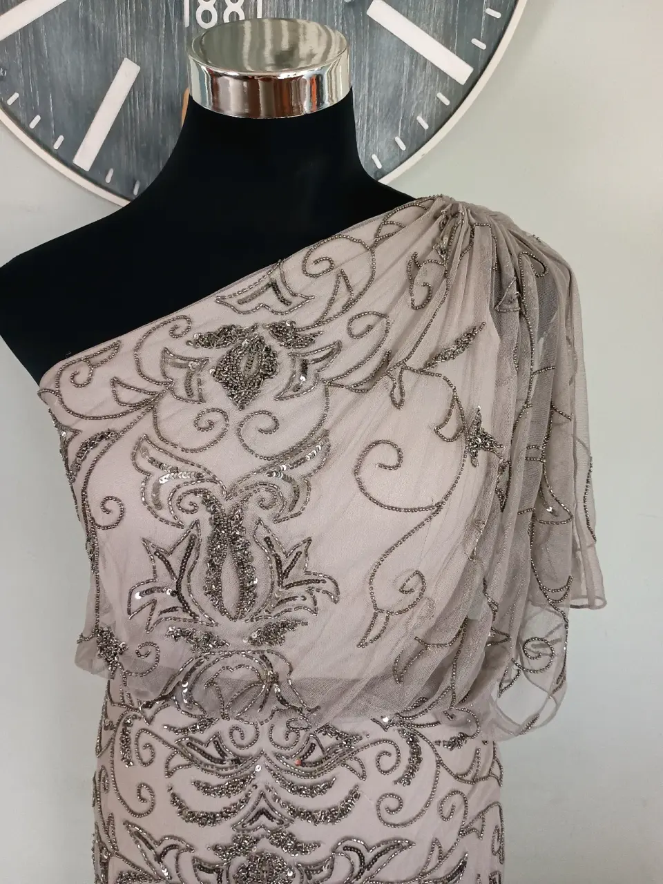 Vestido de fiesta bordado - miniatura 2
