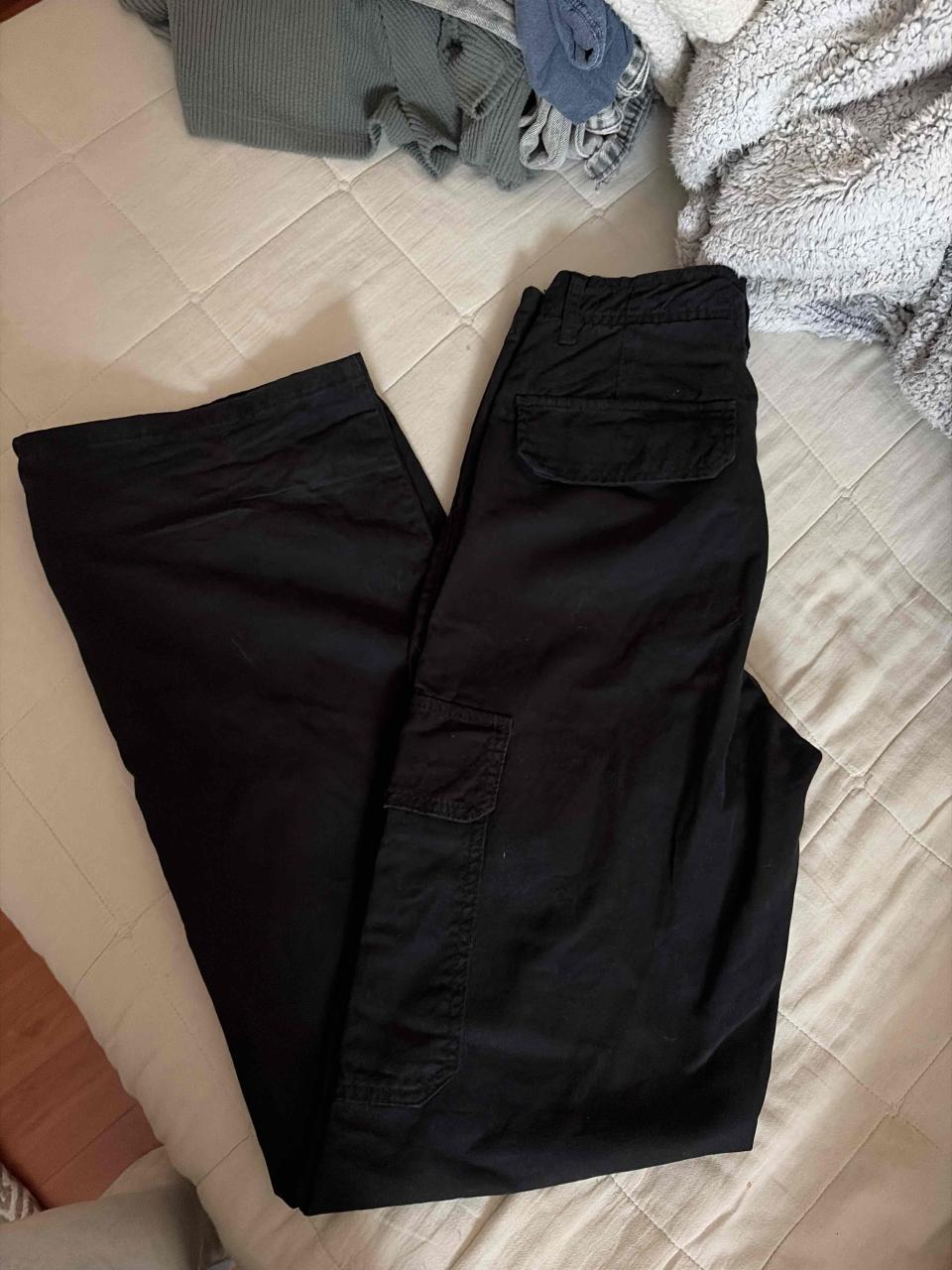Pantalones cargo negros - miniatura 4