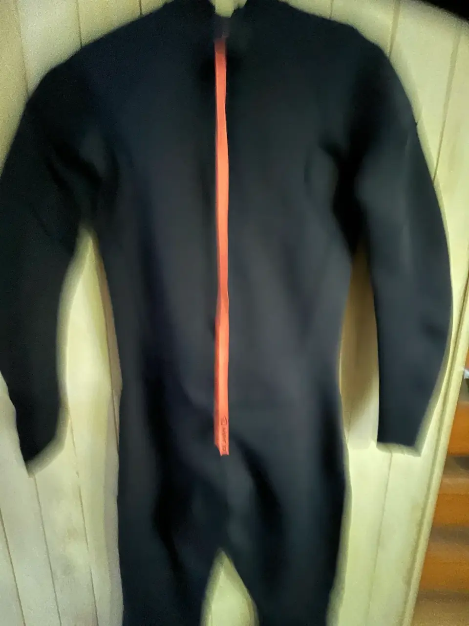 Traje de neopreno negro - miniatura 1