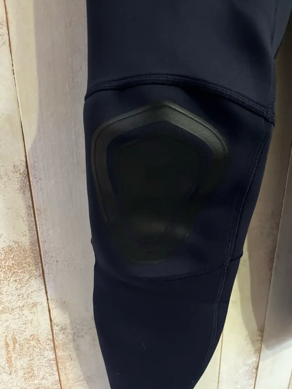 Traje de neopreno negro - miniatura 3
