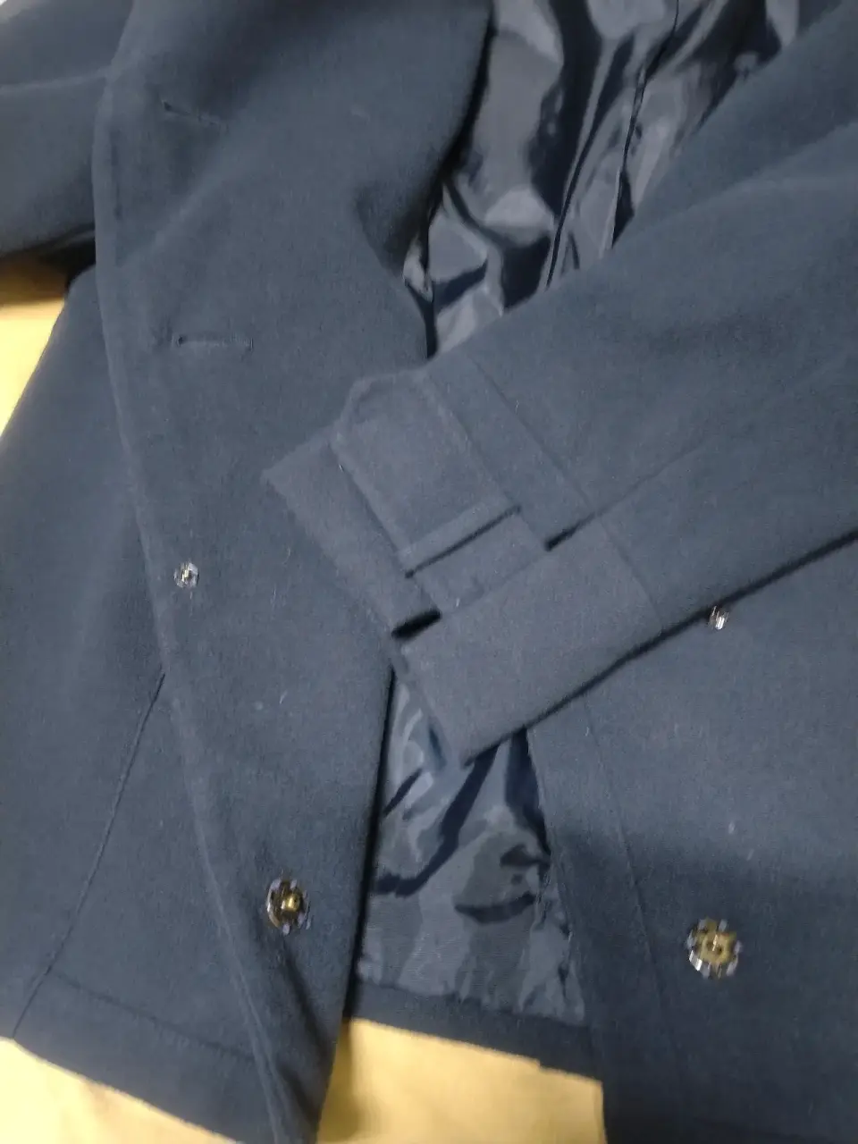 Abrigo azul marino elegante - miniatura 1