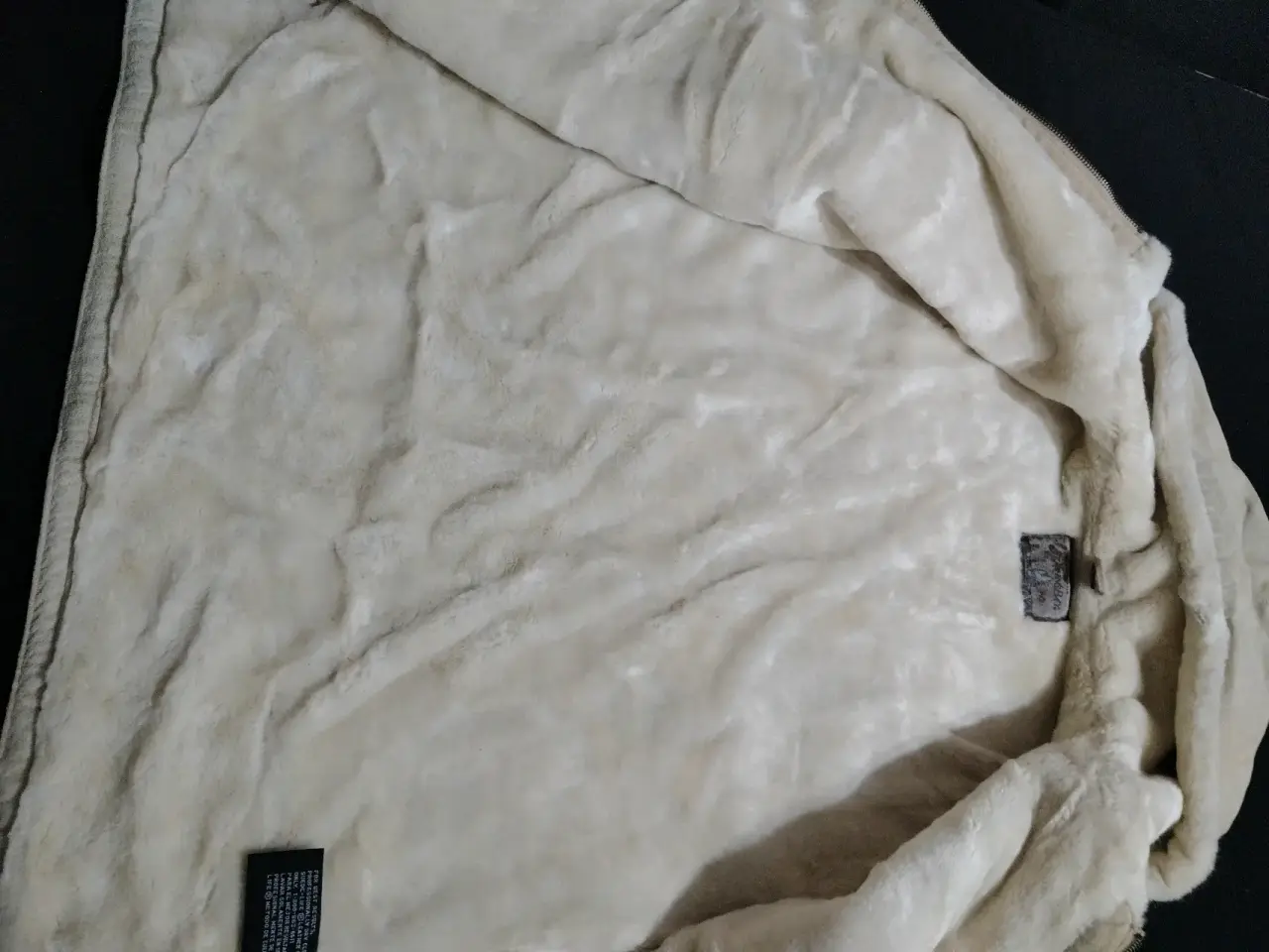 Chaqueta beige con capucha - miniatura 3