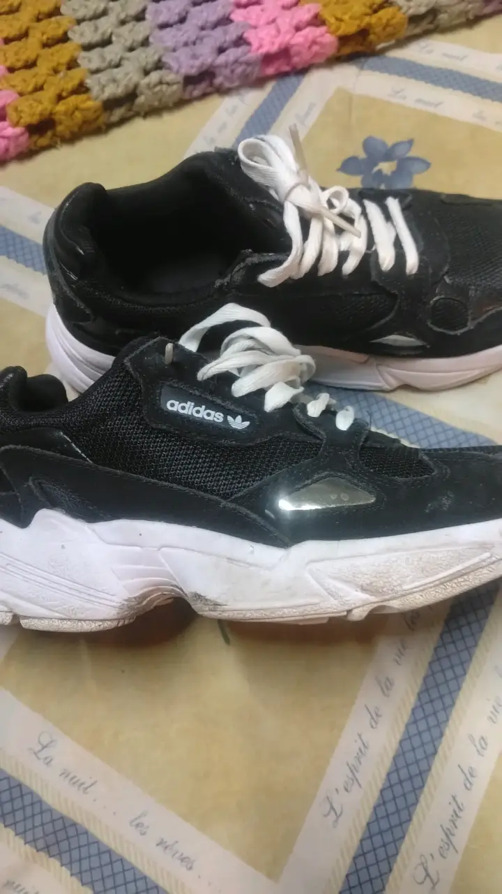 Zapatillas Adidas negras y blancas mujer - miniatura 4