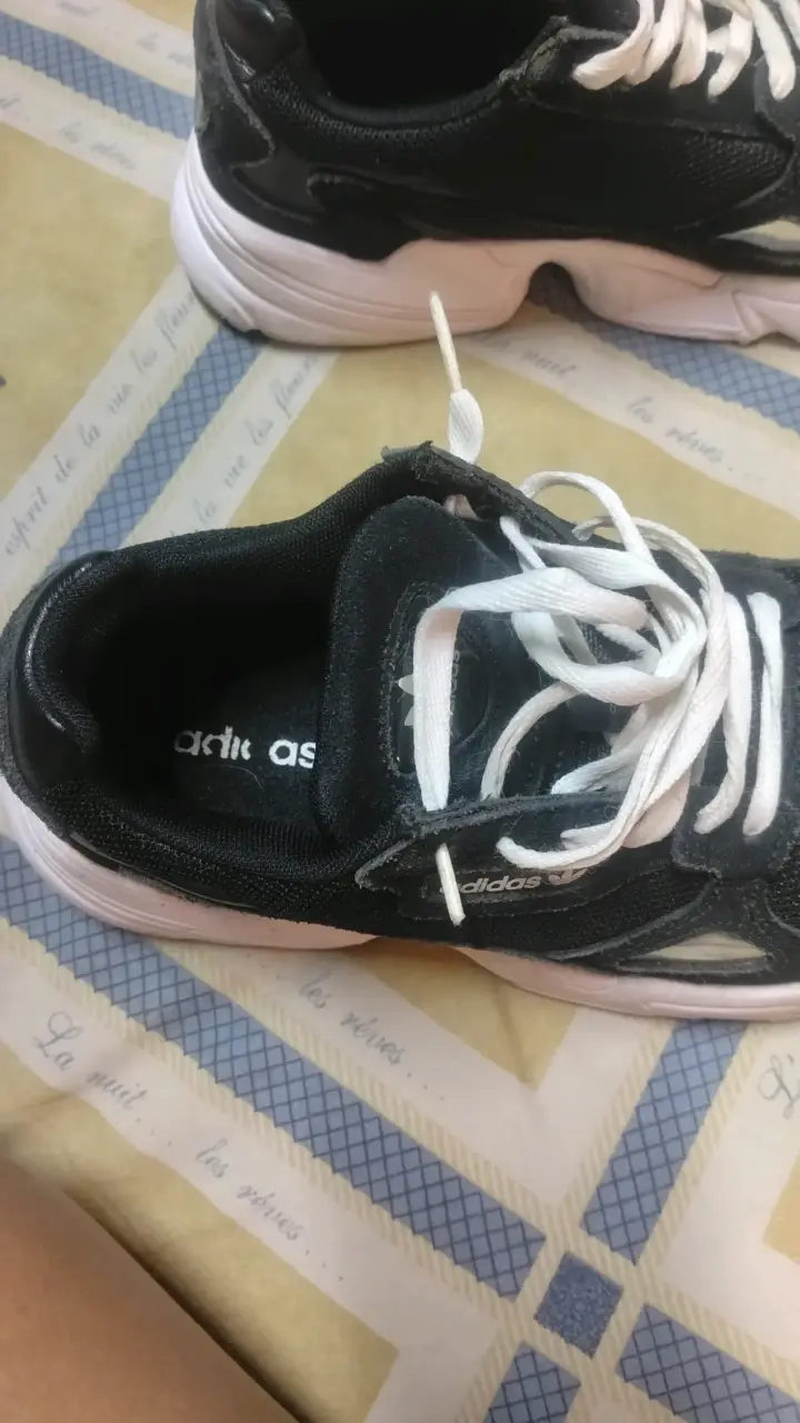 Zapatillas Adidas negras y blancas mujer - miniatura 5