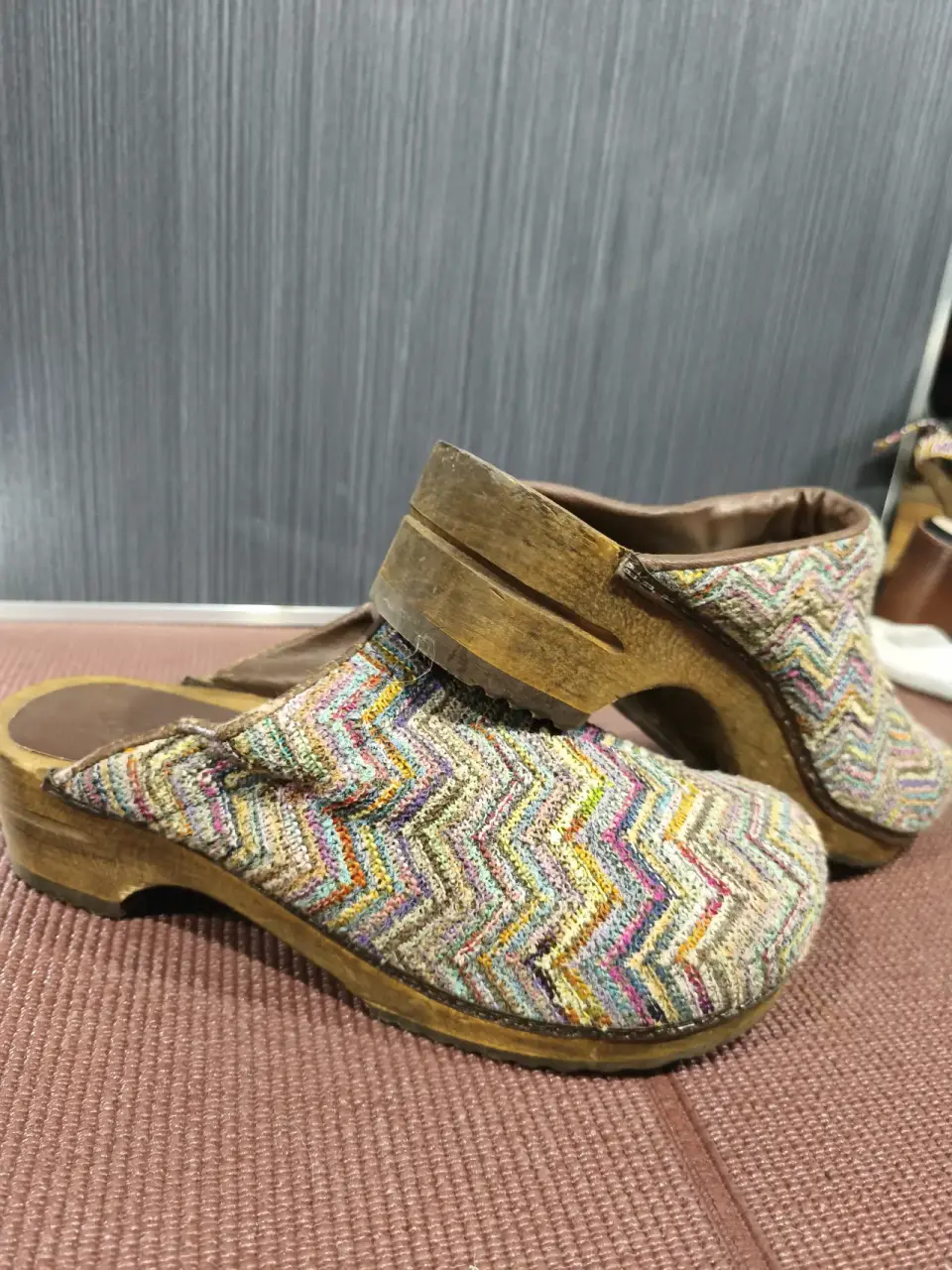 Zuecos multicolor tejidos - miniatura 2