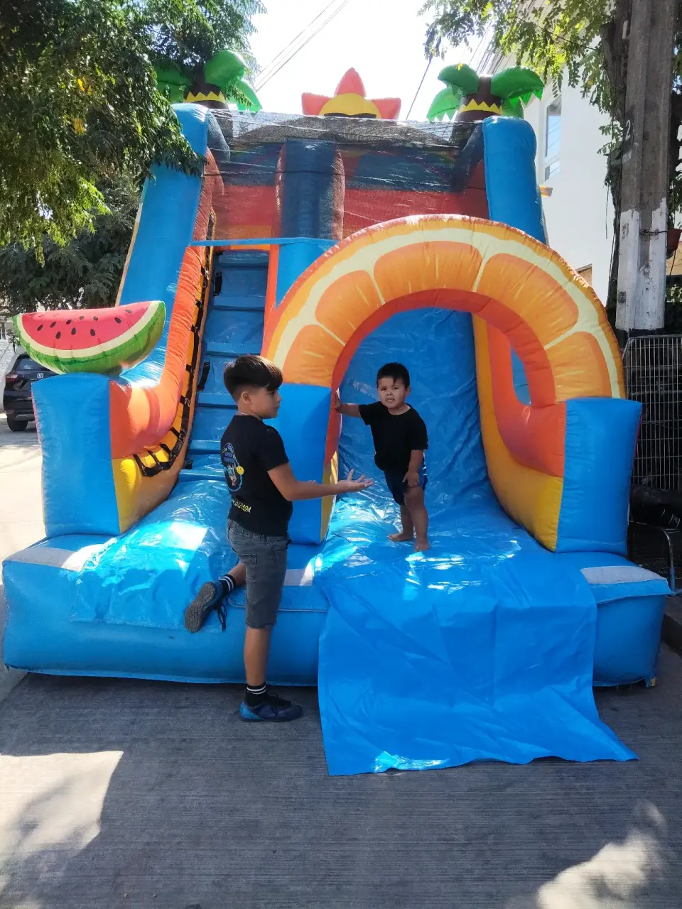 Tobogán inflable, picina desmontable nuevo - miniatura 1