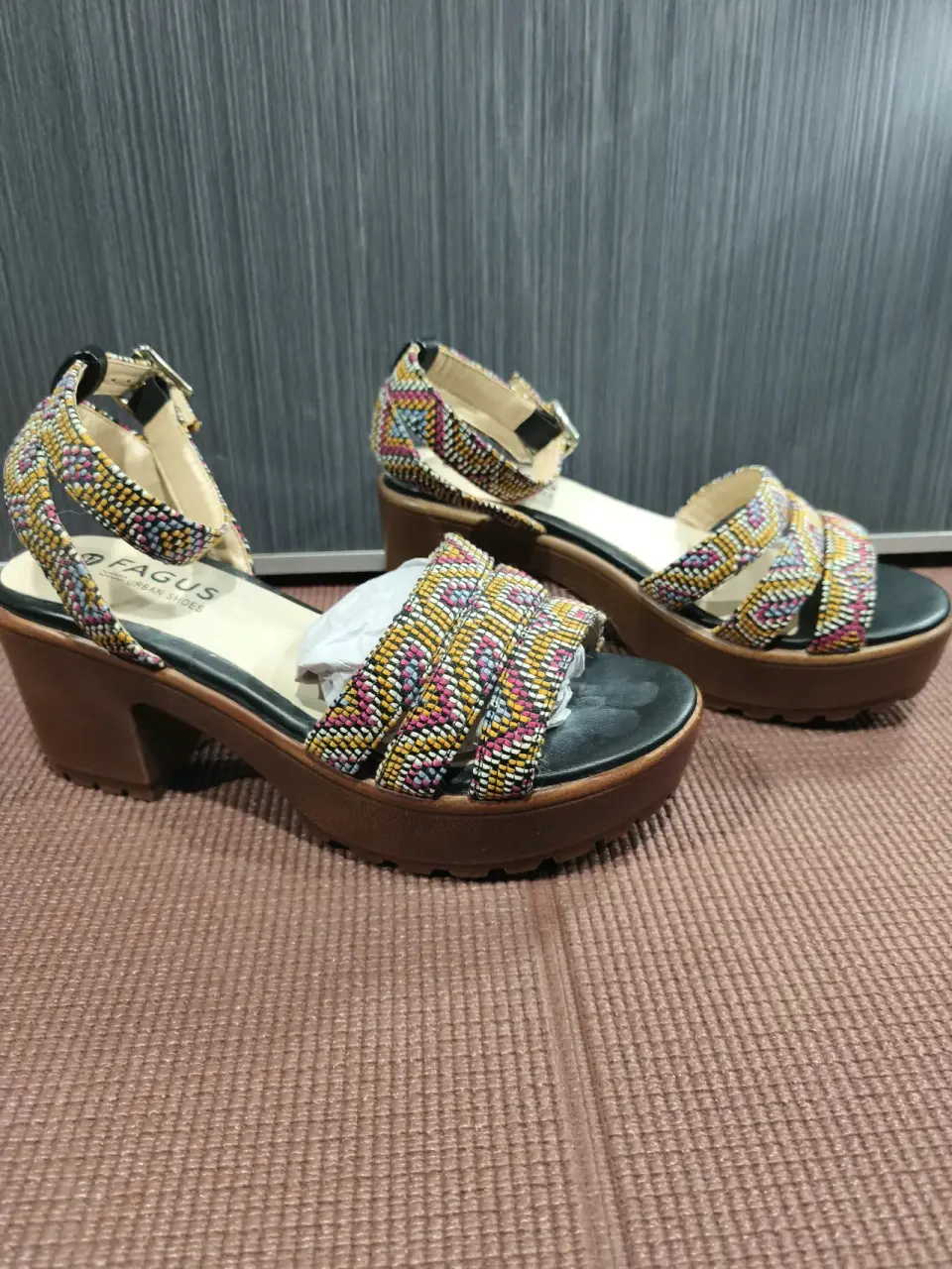 Sandalias con diseño colorido 37 - miniatura 1