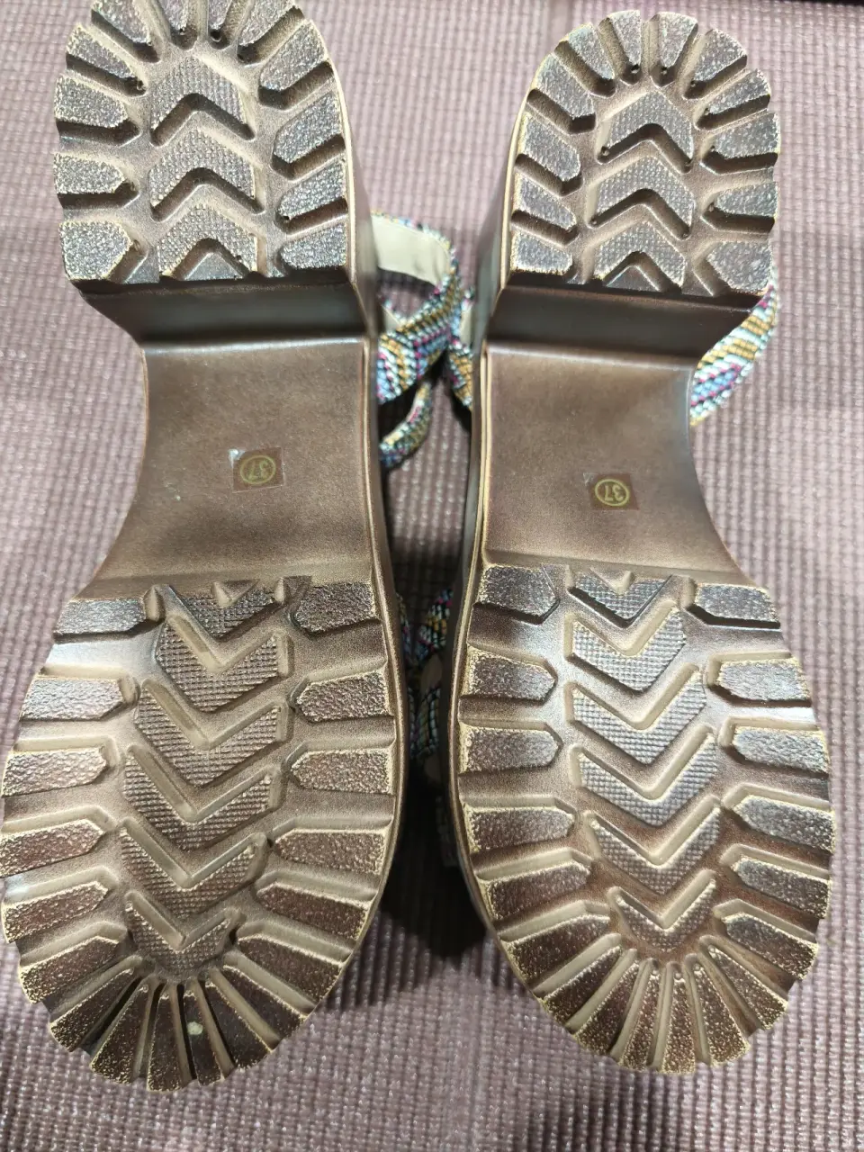 Sandalias con diseño colorido 37 - miniatura 4