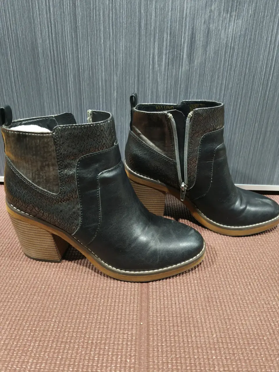 Botines negros de cuero - miniatura 1