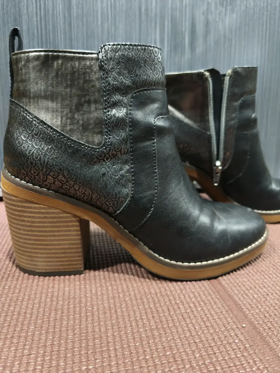 Botines negros de cuero - miniatura 2