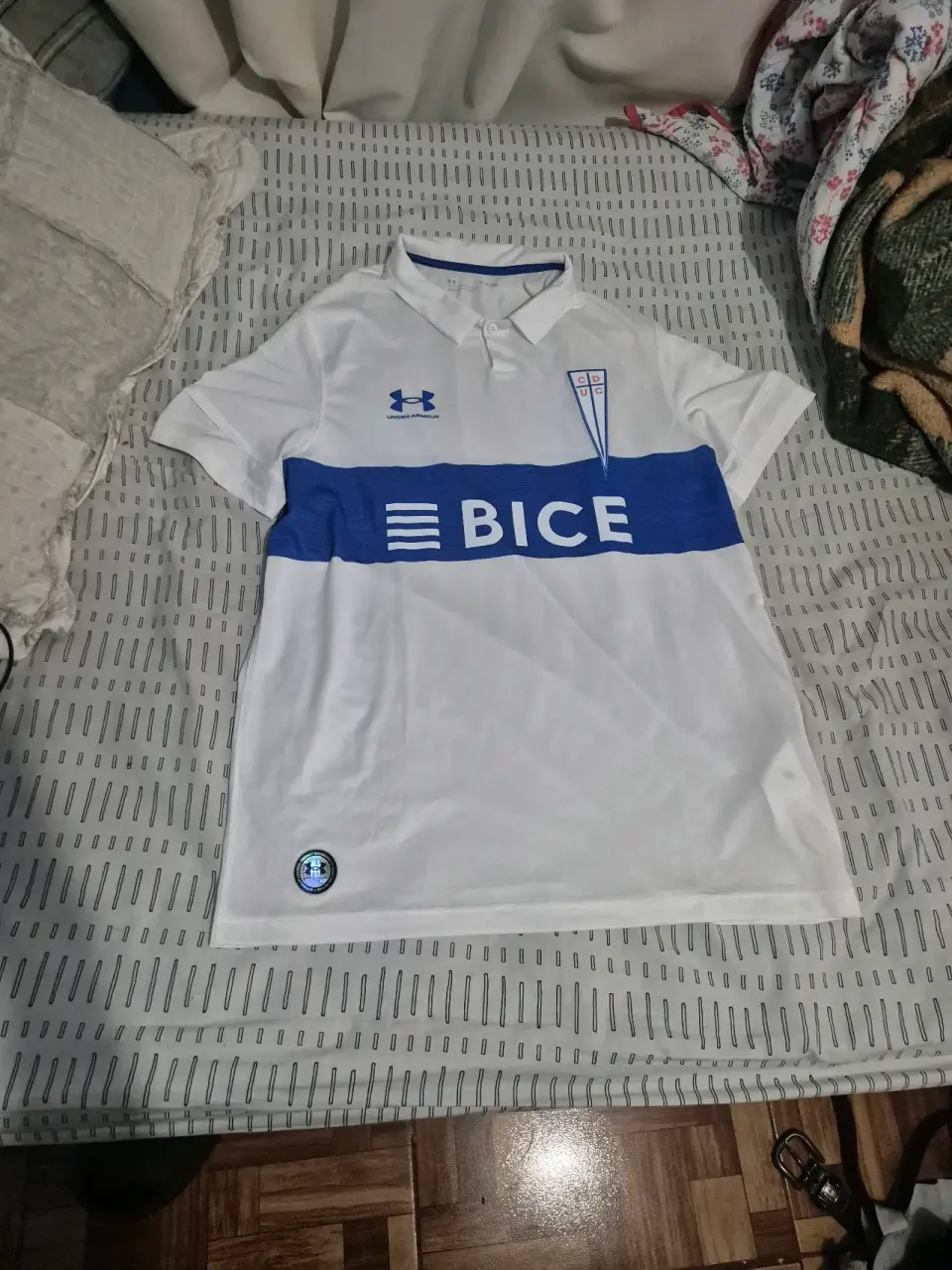Camiseta deportiva blanca Under Armour - miniatura 1