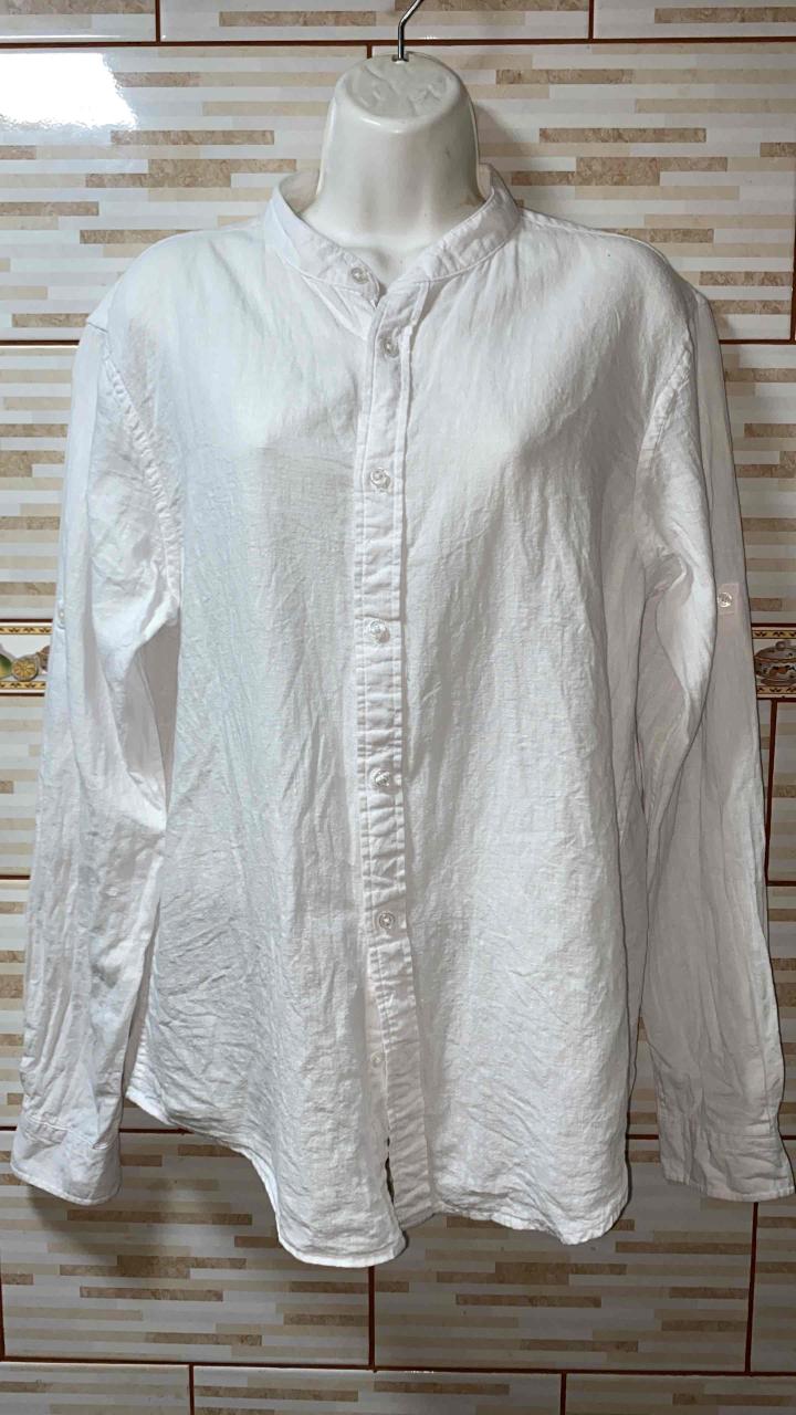 Camisa blanca de manga larga