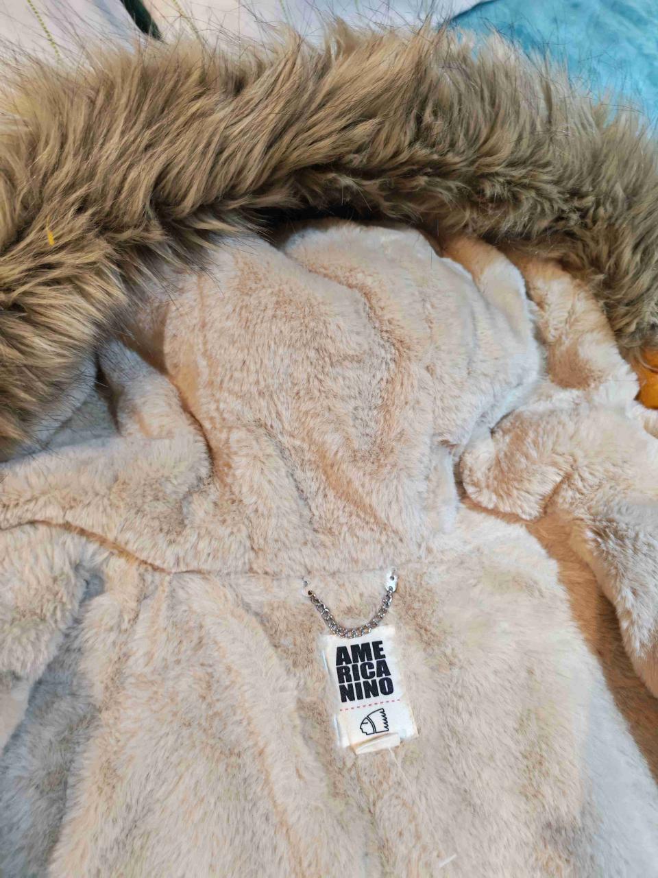 Parka amarilla con capucha de pelo - miniatura 2