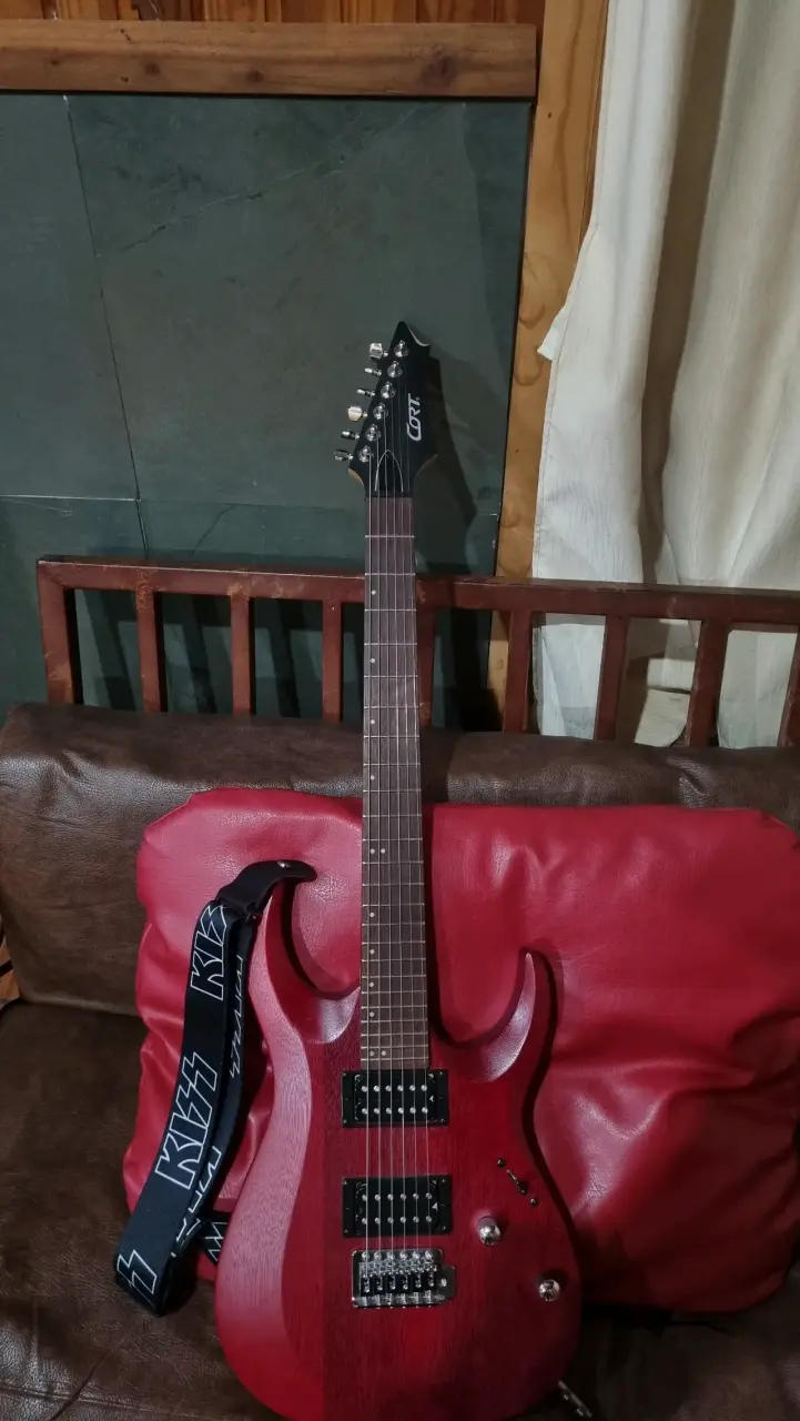 Guitarra eléctrica Cort - miniatura 1