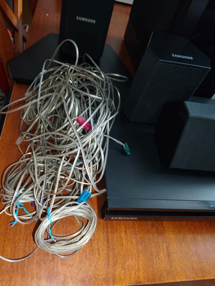 Equipo de sonido Samsung con parlantes - miniatura 2