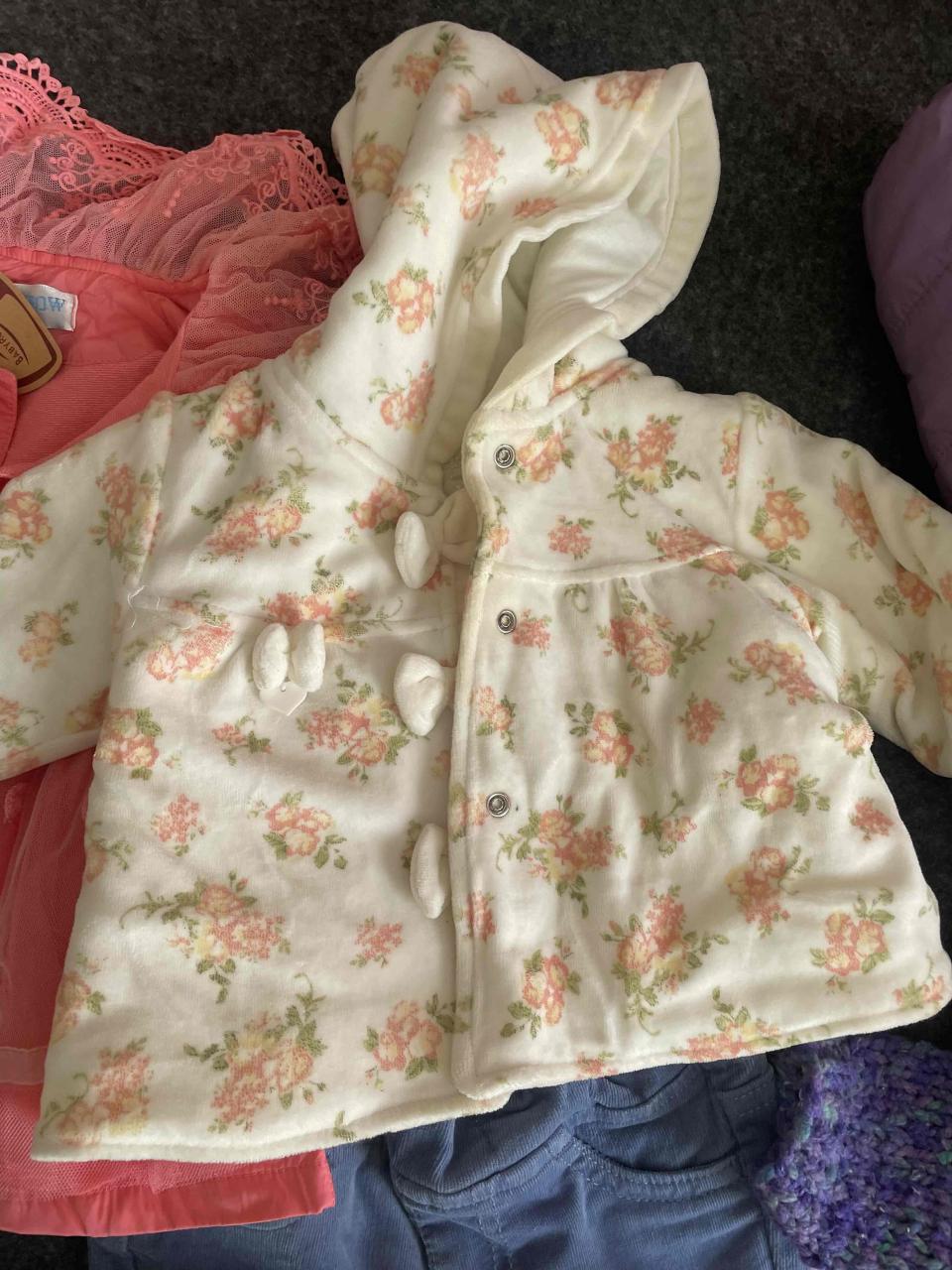 Lote de ropa infantil variada - miniatura 3