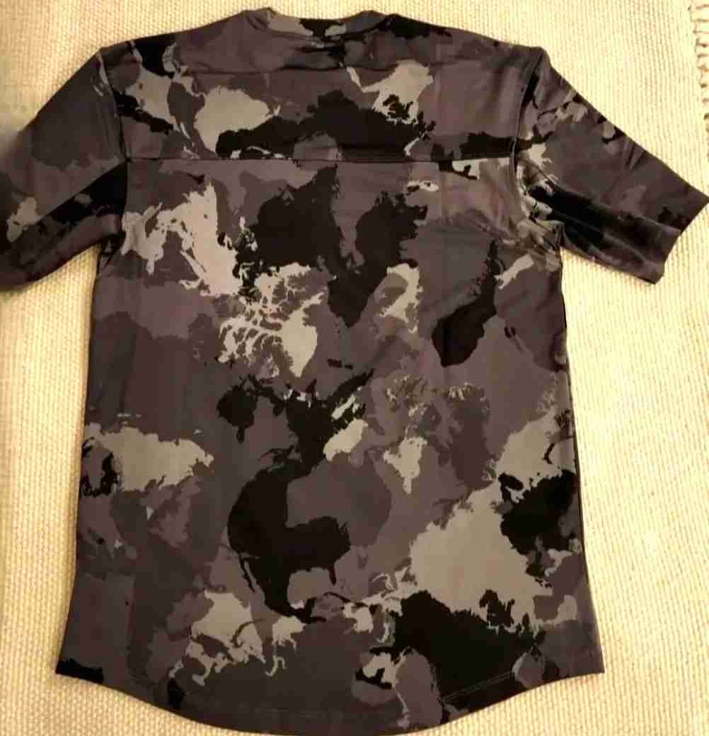 Polera deporte Adidas Hombre Camuflage/Color Gris - miniatura 3