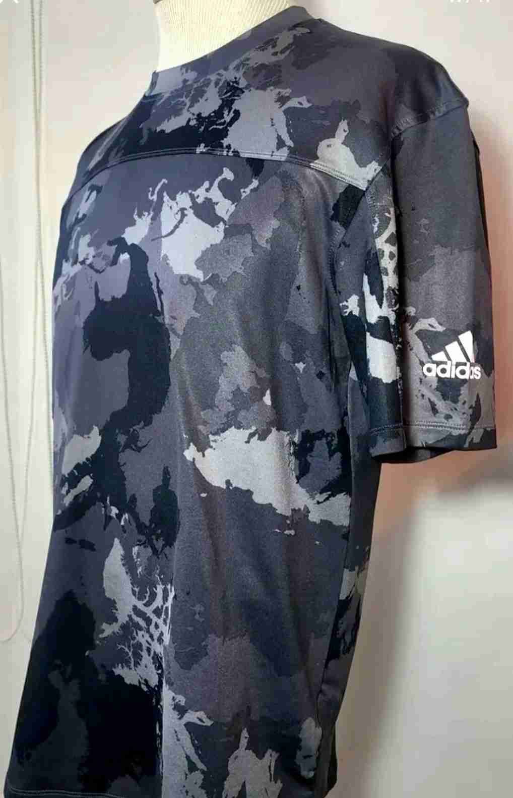 Polera deporte Adidas Hombre Camuflage/Color Gris - miniatura 5