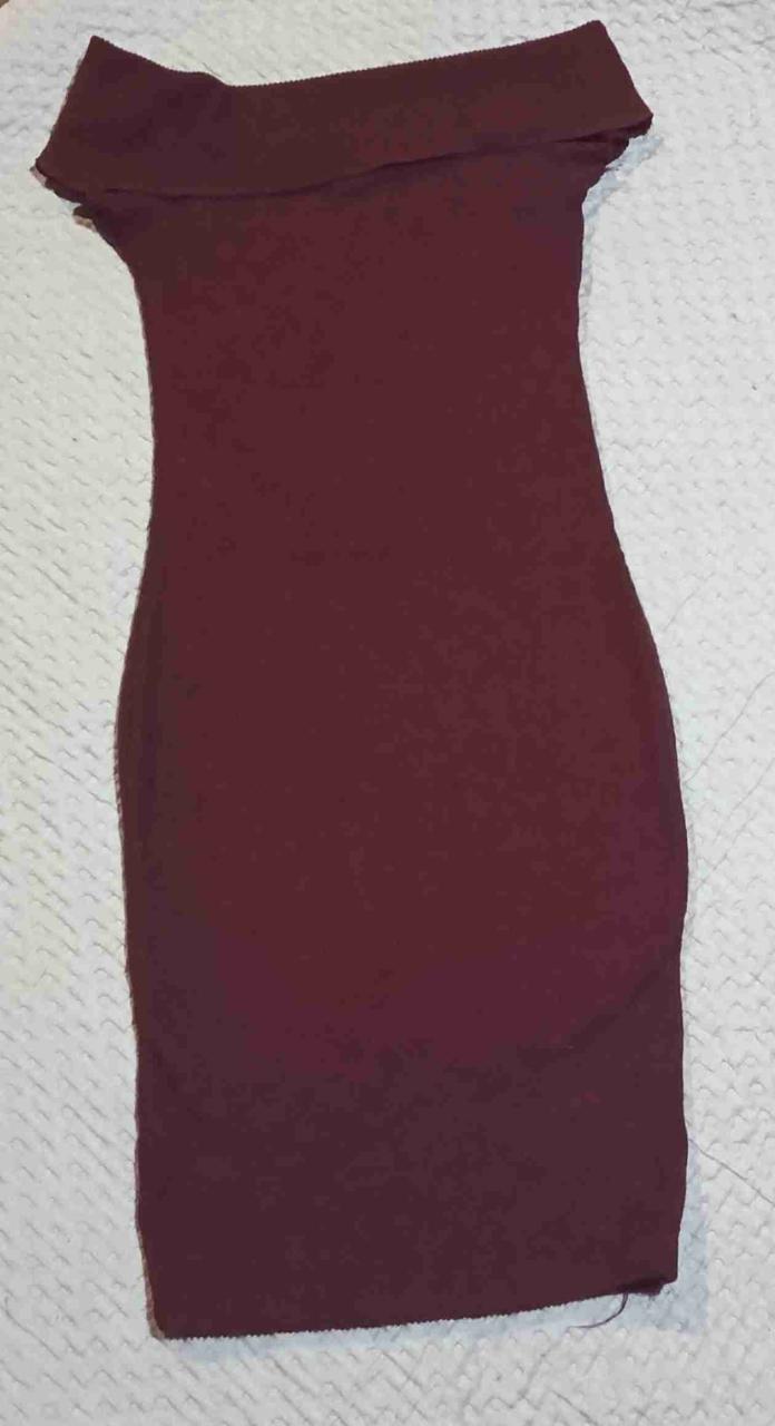 Vestido tubo burdeos