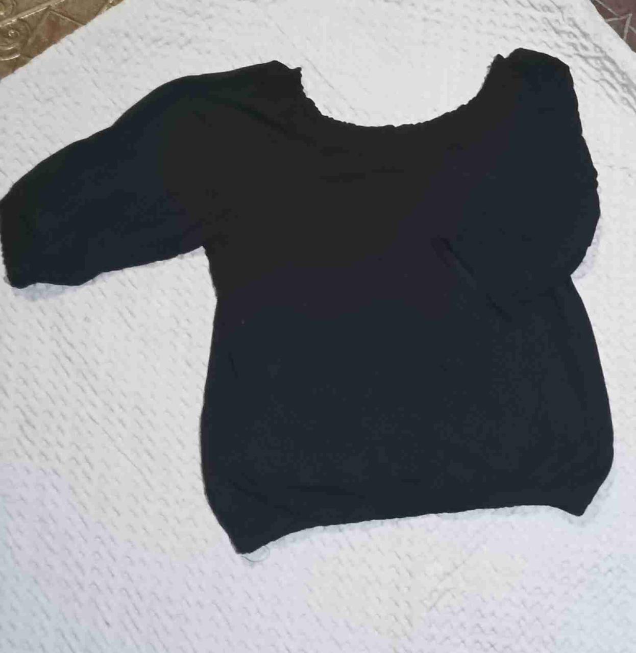 Polera negra de mujer