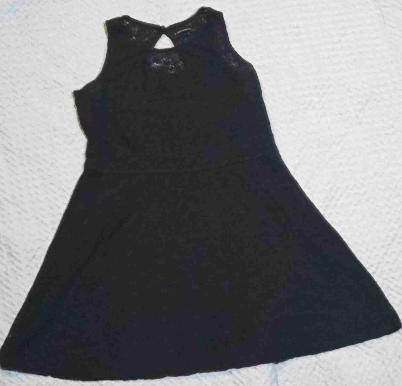 Vestido negro sin mangas