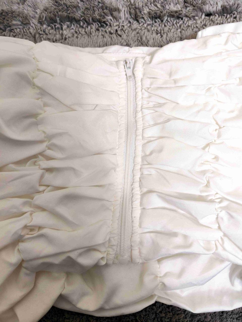 Blusa blanca con mangas abullonadas - miniatura 4
