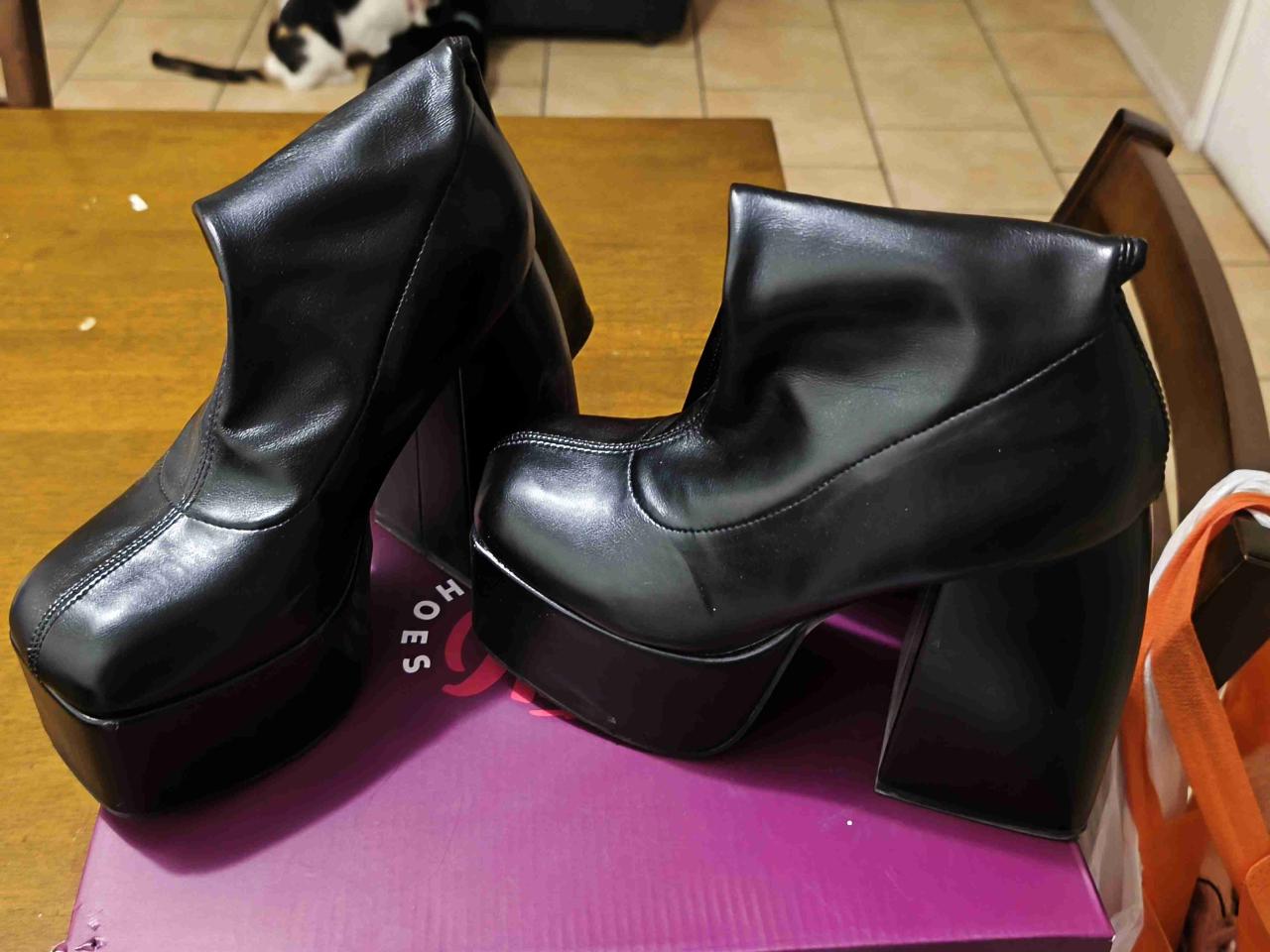 Botas negras de plataforma talla 37 - miniatura 2