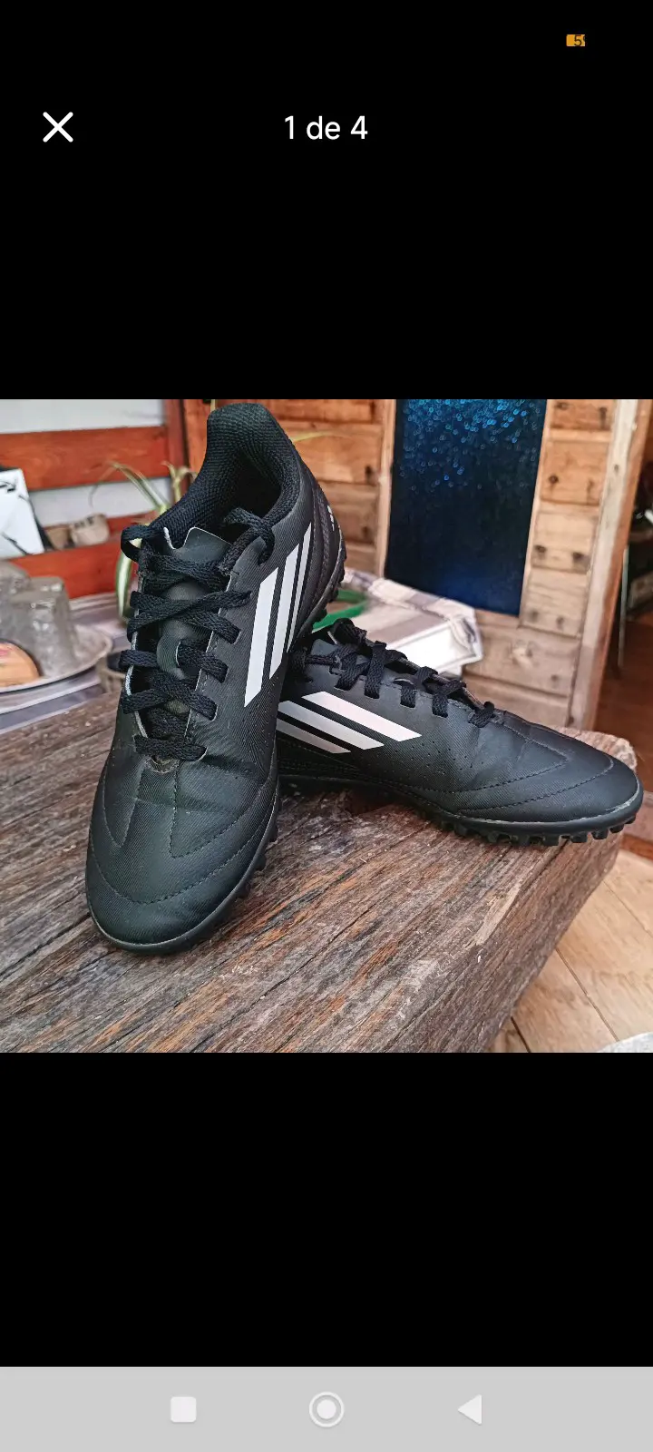 Zapatos deportivos negros con blanco