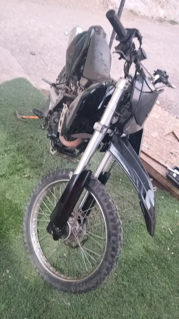 Moto para  cerro para reparar - miniatura 2