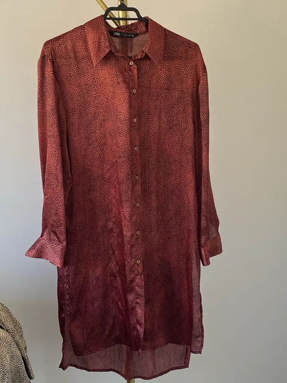 Blusa roja animal print