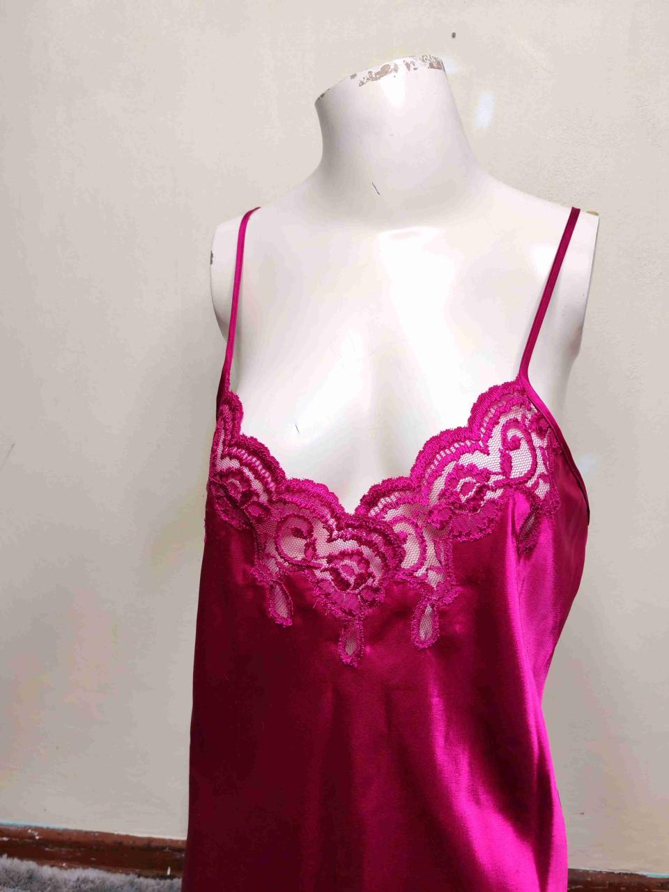 Camisón de satén fucsia - miniatura 3