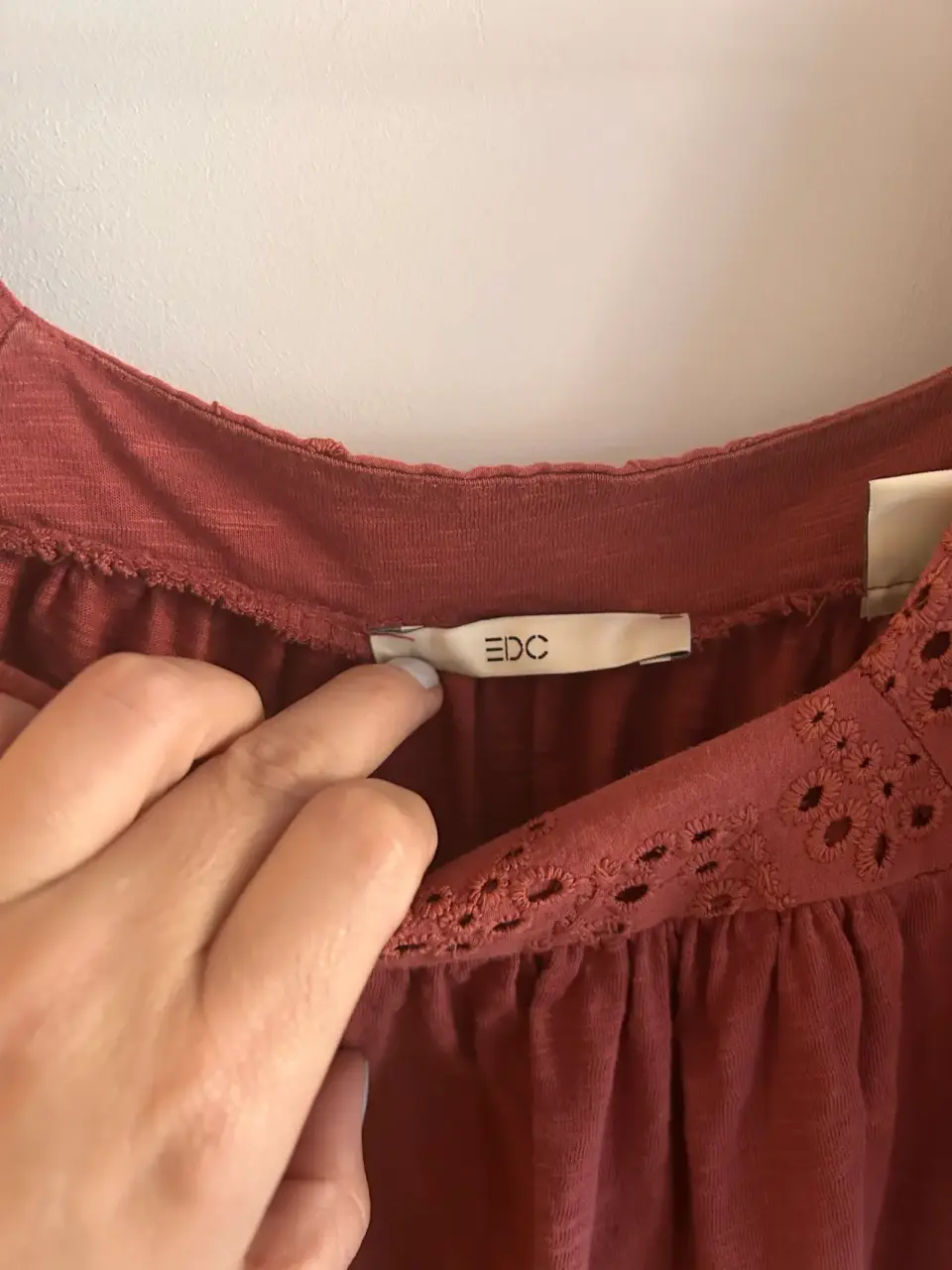 Vestido café con encaje - miniatura 4