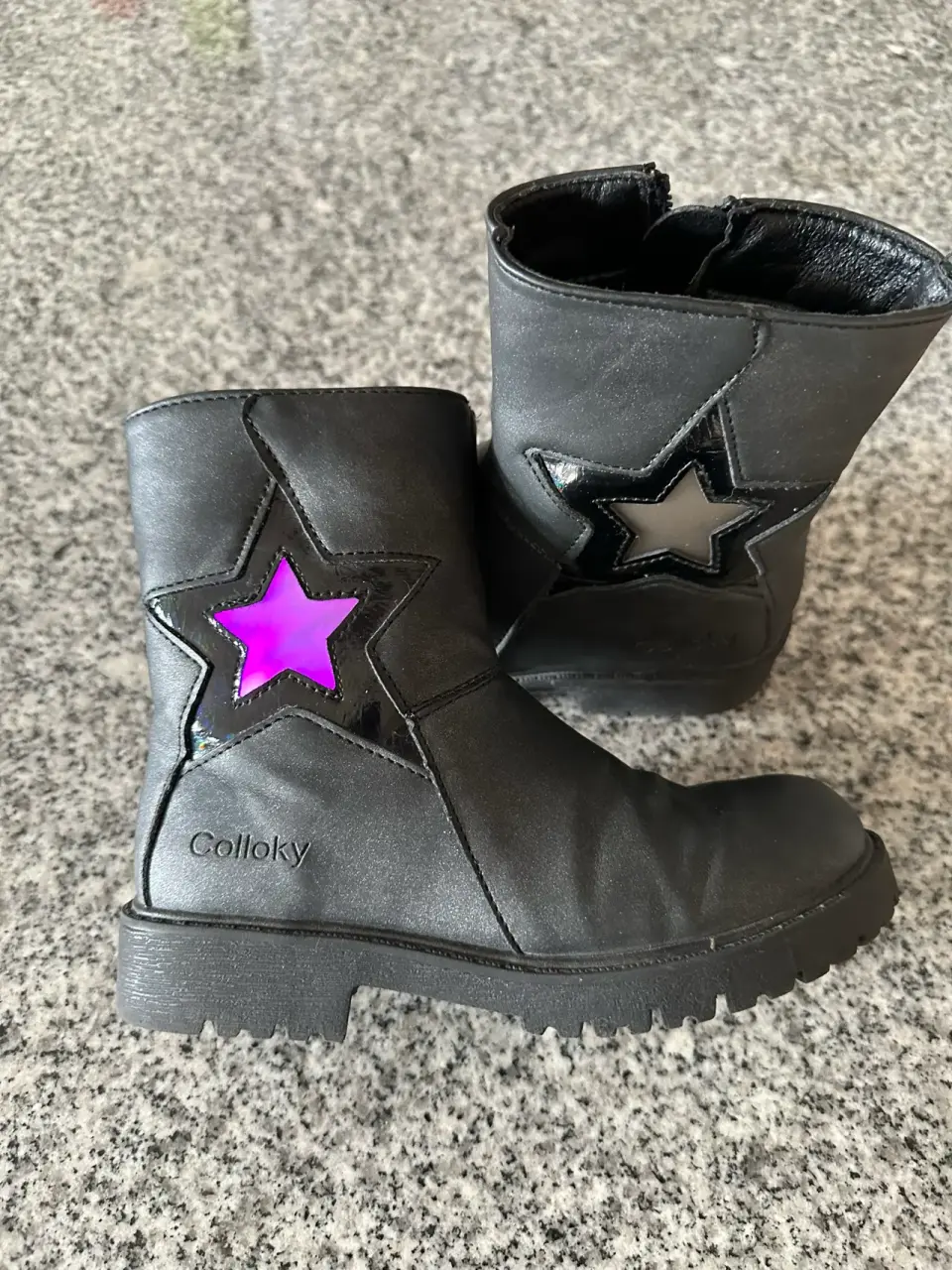 Botas negras con estrella morada - miniatura 4