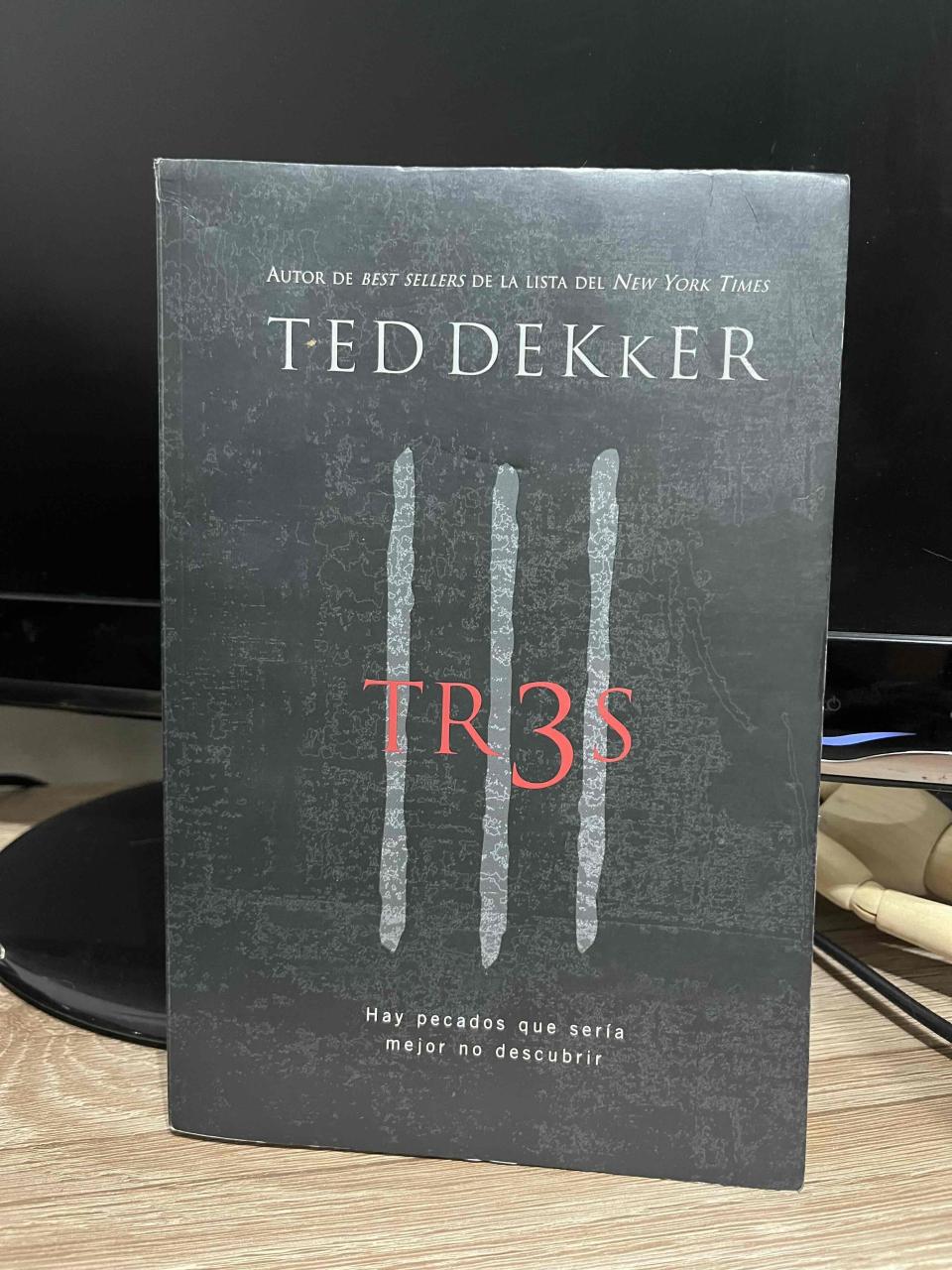 Libro 'Tr3s' de Ted Dekker - miniatura 1