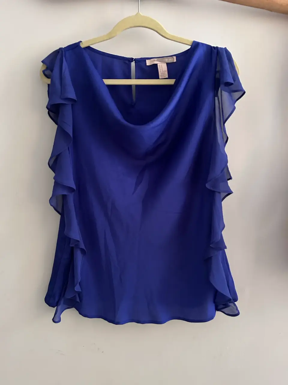Blusa azul con vuelos - miniatura 3