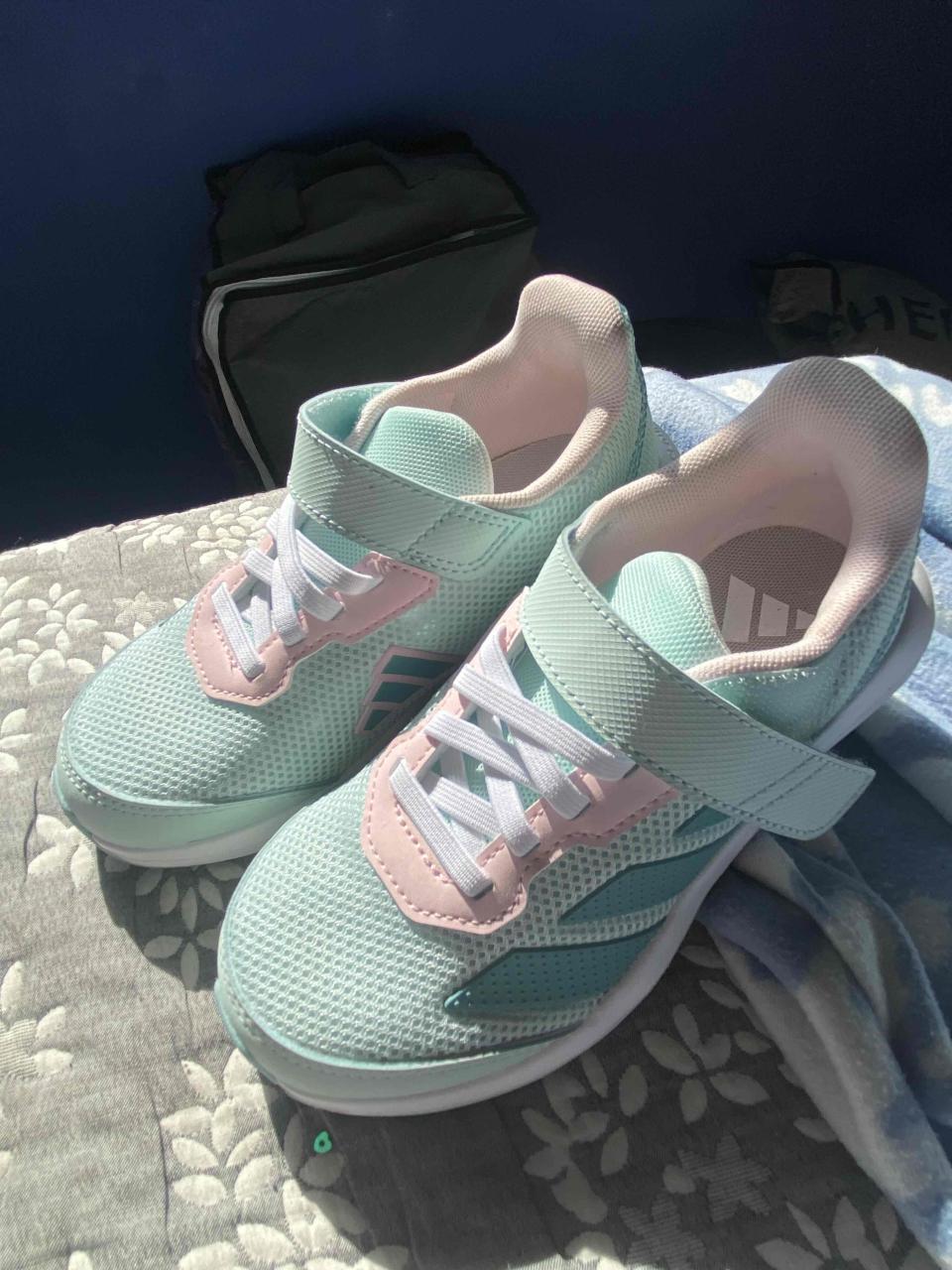 Zapatillas deportivas celeste rosadas 31 - miniatura 2