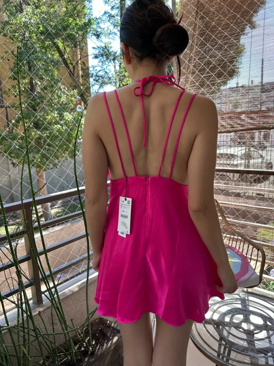 Vestido fucsia sin espalda - miniatura 3