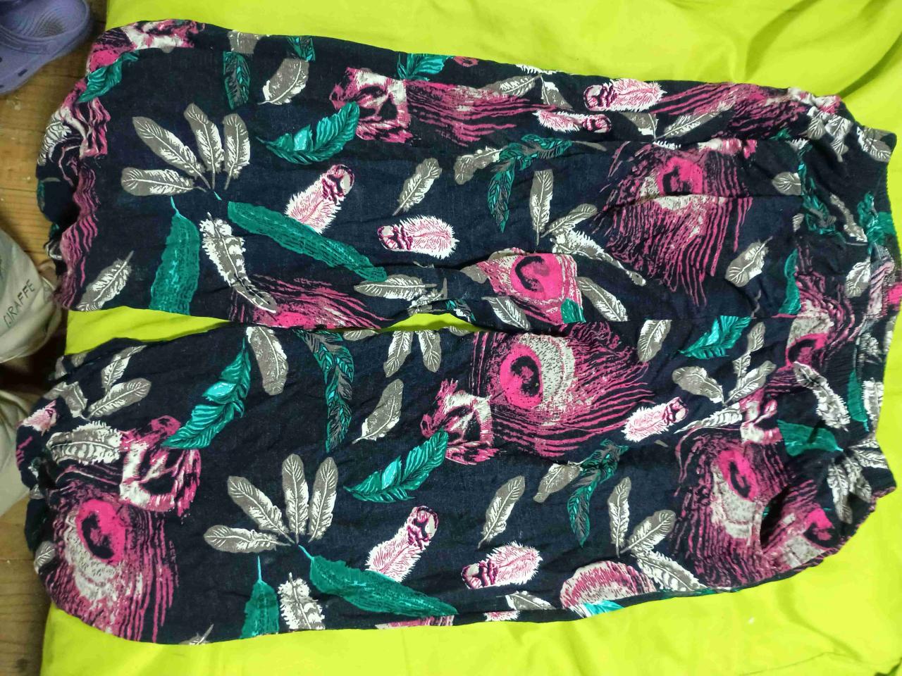 Pantalones estampados tropicales - miniatura 2