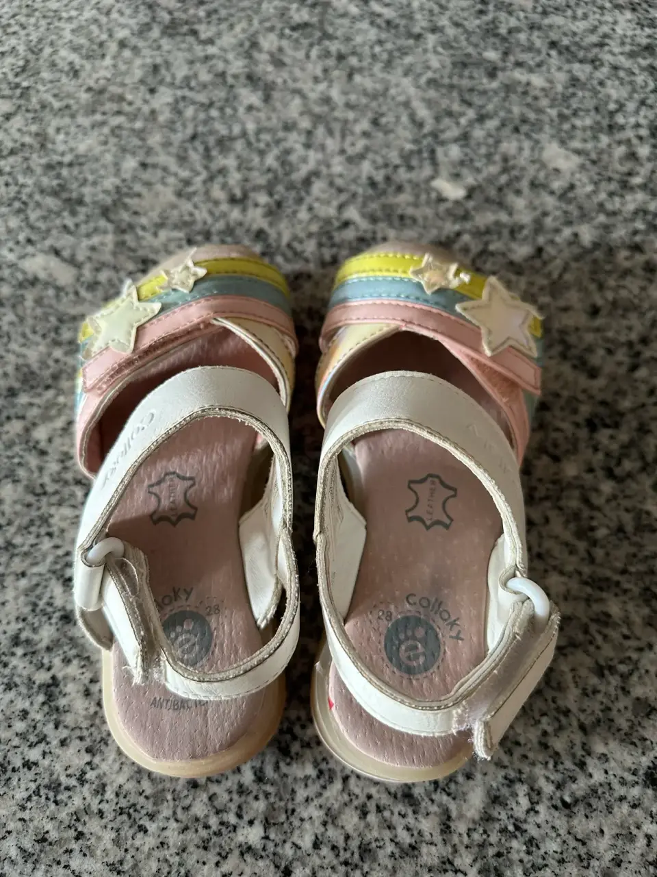 Sandalias infantiles con estrellas - miniatura 3