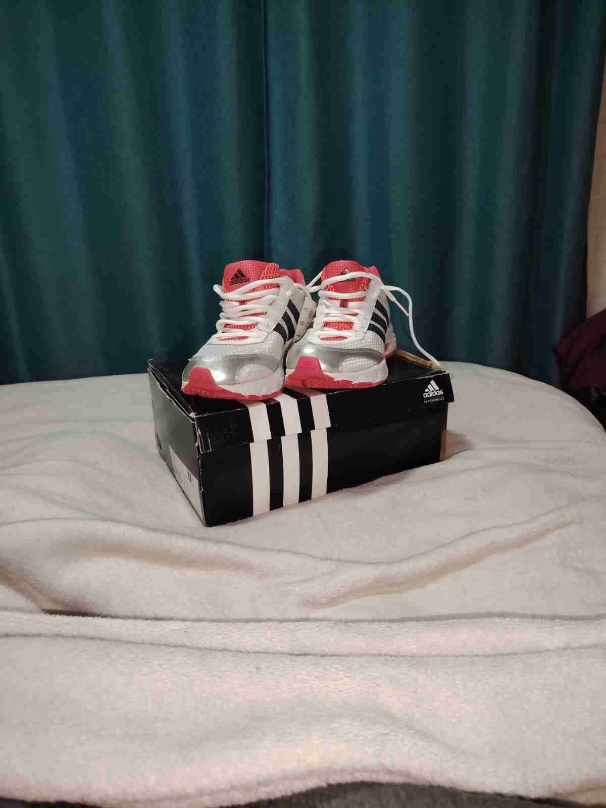 Zapatillas deportivas Adidas blancas - miniatura 2