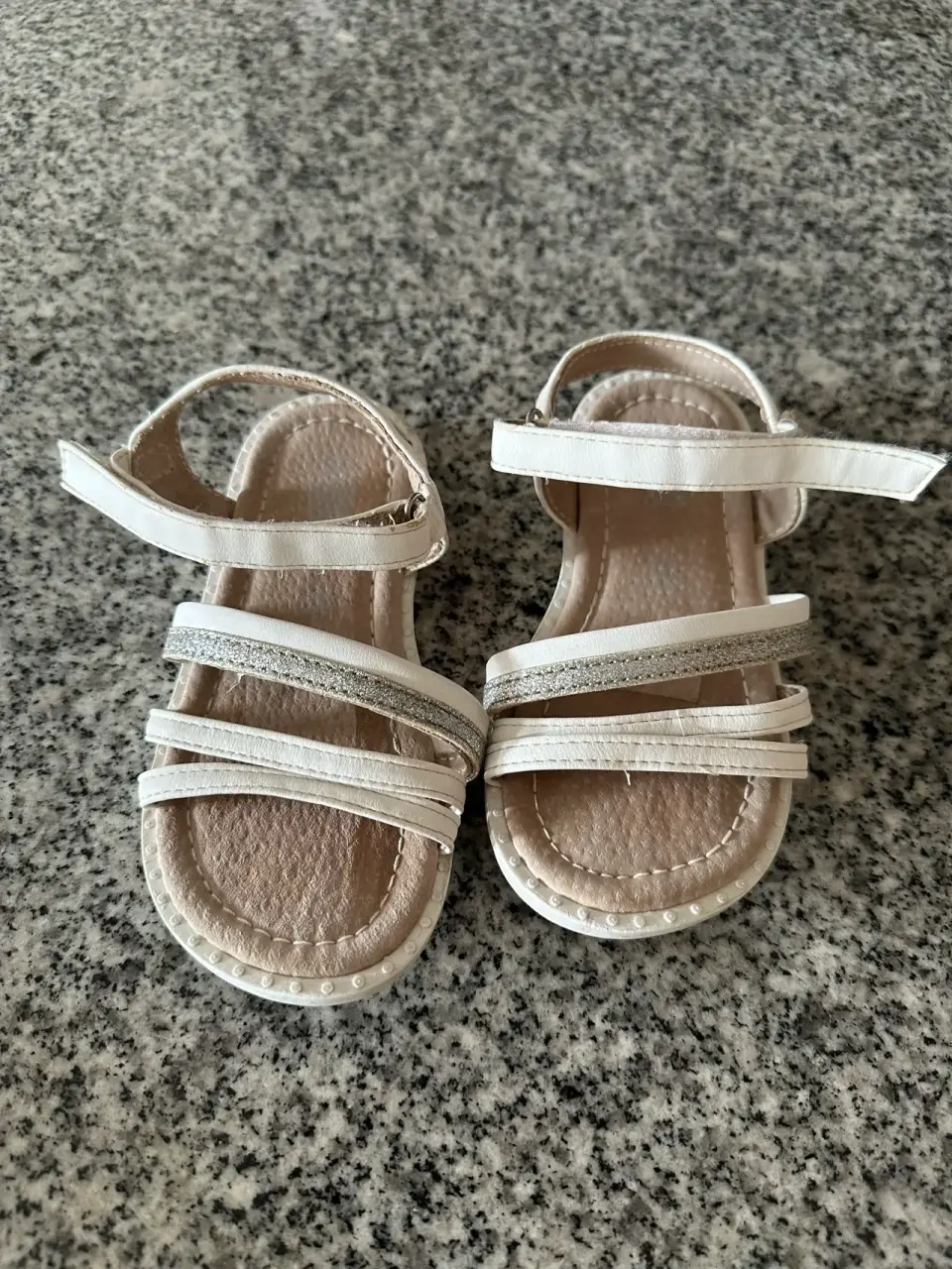 Sandalias de niña blancas - miniatura 1