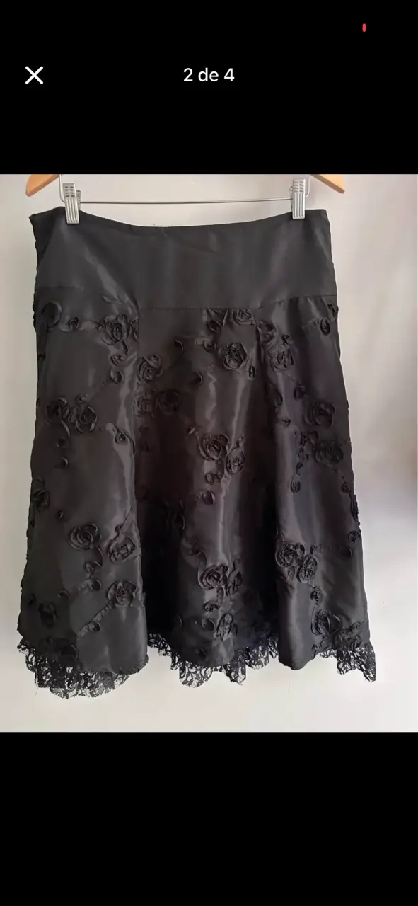 Falda fiesta  negra con detalles bordados - miniatura 2