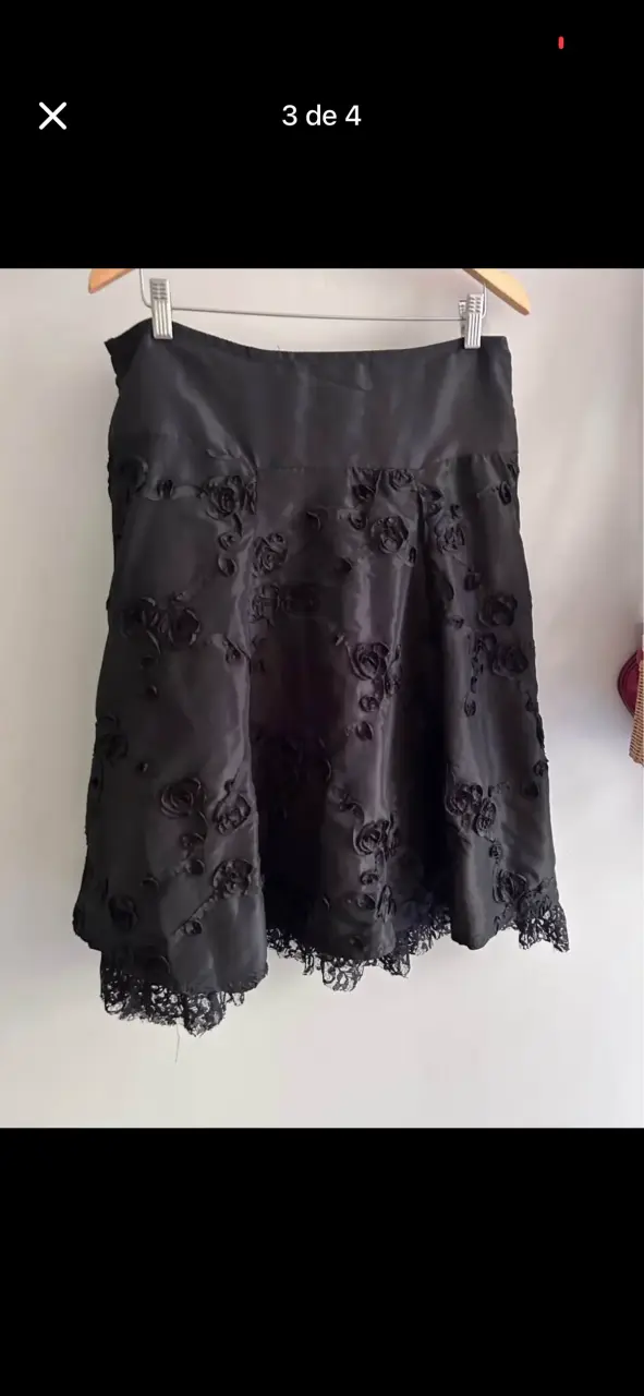Falda fiesta  negra con detalles bordados - miniatura 3