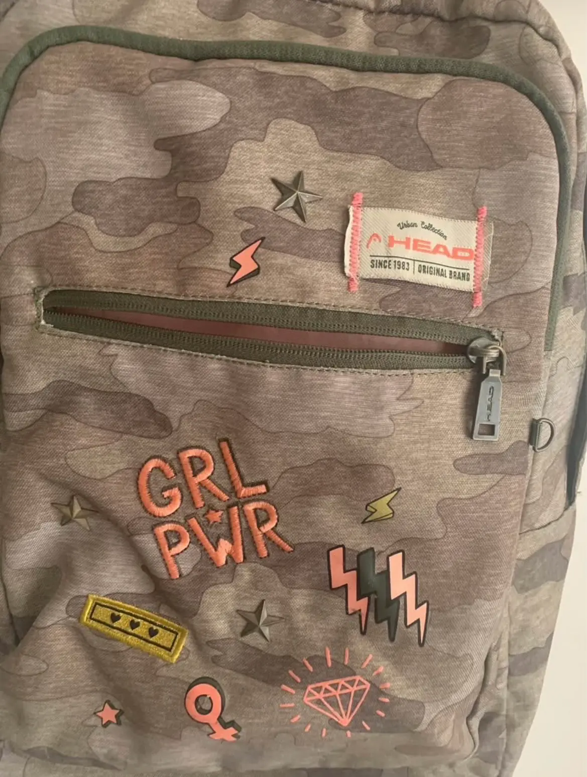 Mochila camuflada con parches porta notebook - miniatura 2