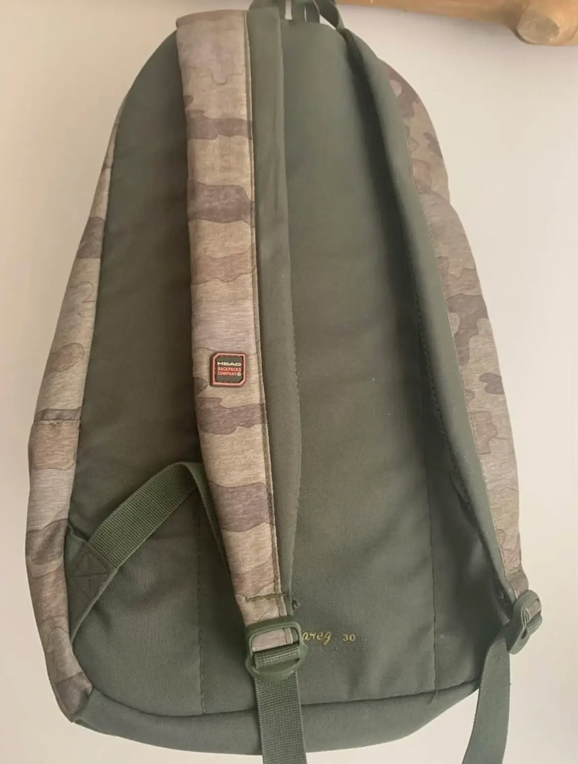 Mochila camuflada con parches porta notebook - miniatura 3
